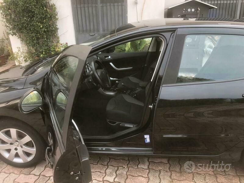 Usata Peugeot 308 120 CV (88 kW) 2008 Nero Berlina