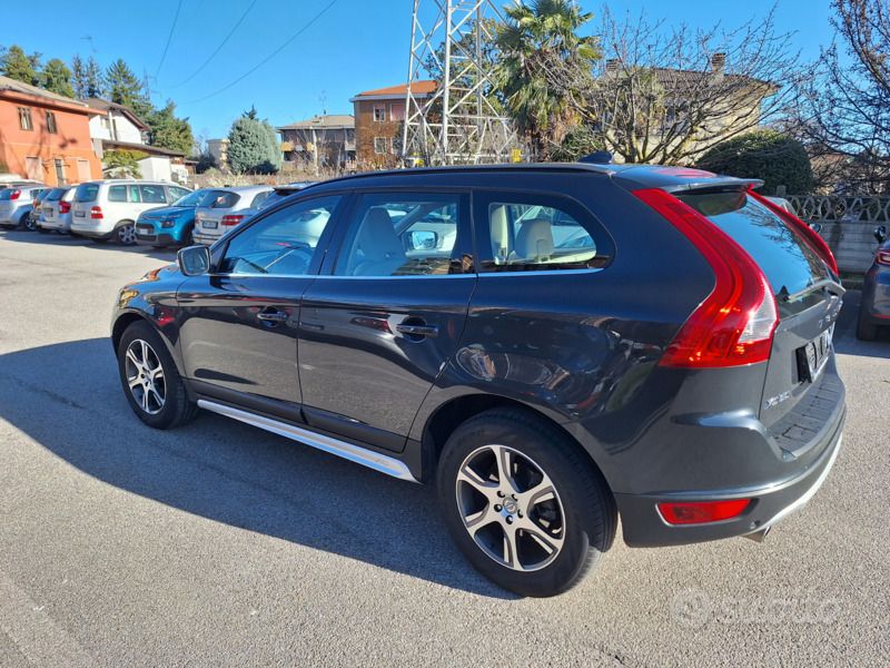 Usata Volvo XC60 215 CV (158 kW) 2012 Grigio SUV