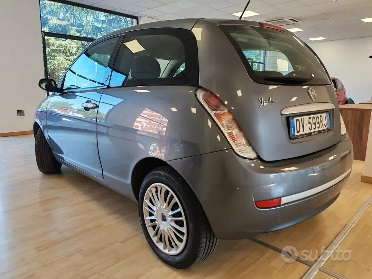 Usata Lancia Ypsilon 60 CV (44 kW) 2009 Grigio Utilitaria
