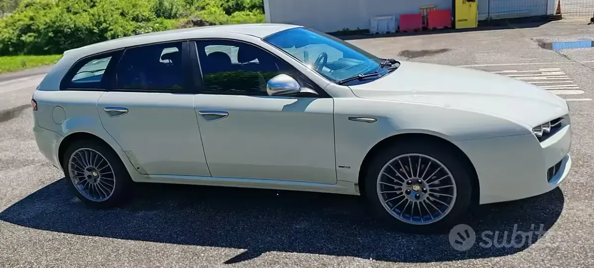 Usado Alfa Romeo 159 170 CV (125 kW) 2011 Blanco Familiar