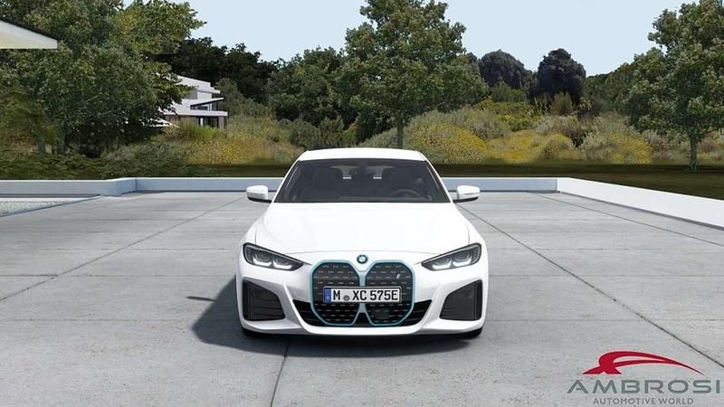 Nuova BMW i4 M Sport 250 kW (340 CV) 2025 Bianco Berlina