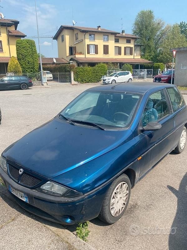 Usata Lancia Ypsilon 60 CV (44 kW) 2000 Blu Utilitaria