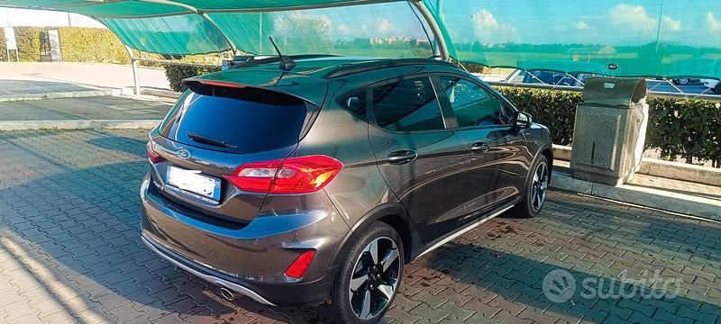 Gebraucht Ford Fiesta Active 100 PS (73 kW) 2020 Grau Limousine