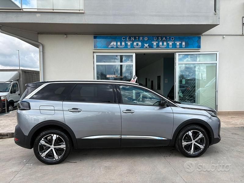 Usata Peugeot 5008 Allure 130 CV (95 kW) 2021 Grigio SUV