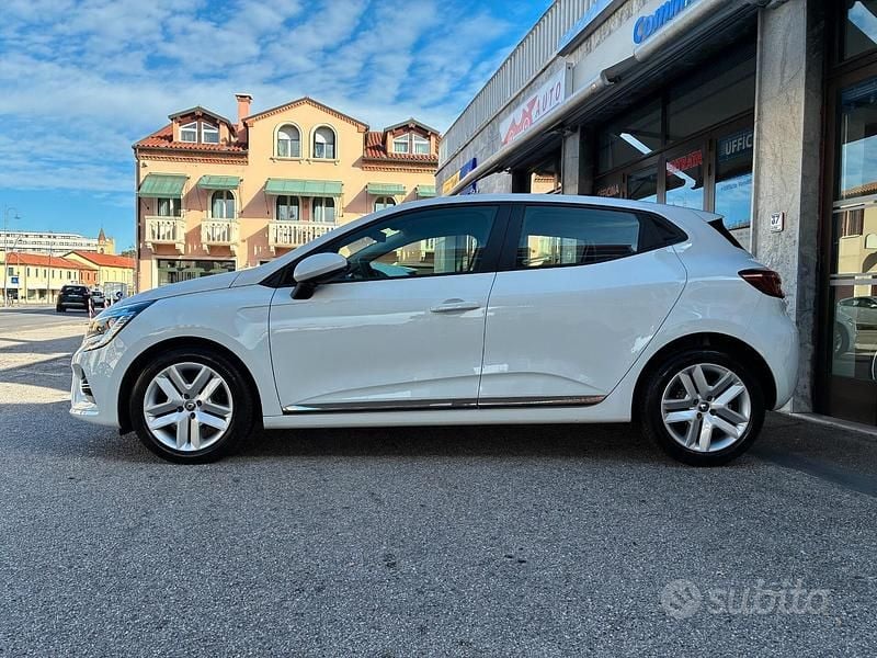 Usata Renault Clio V Business 66 CV (48 kW) 2021 Bianco Berlina