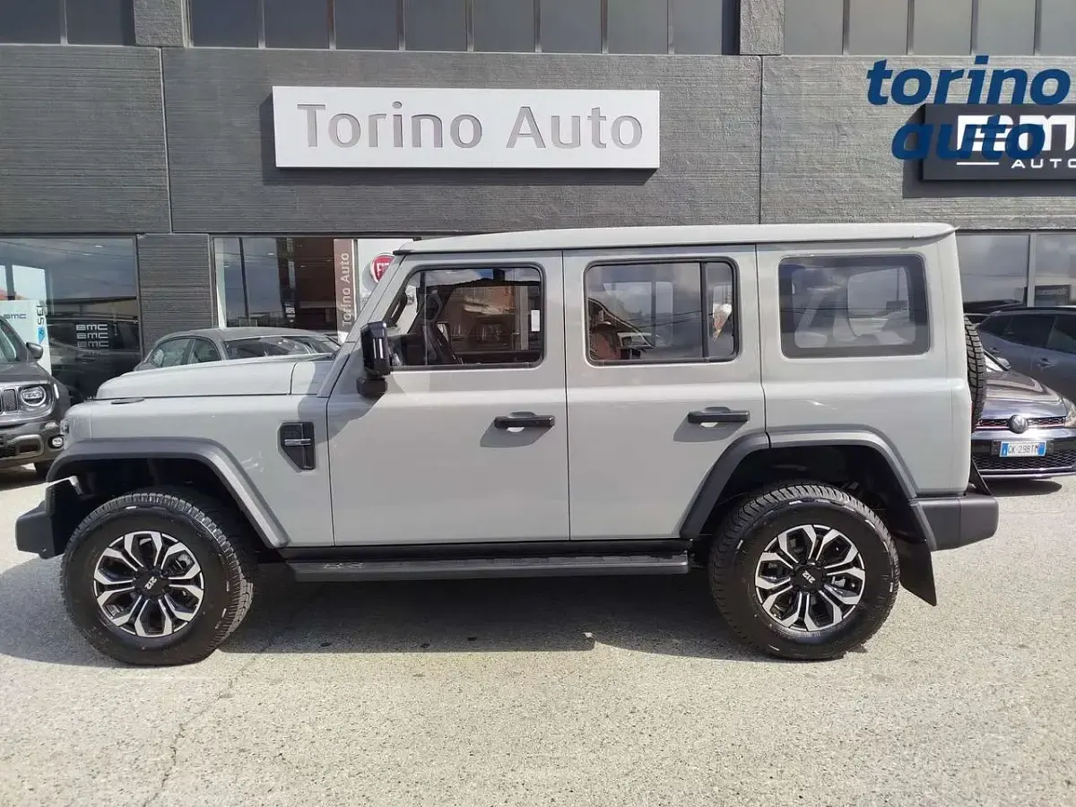 Nuova EMC 212 166 CV (122 kW) 2026 Grigio SUV