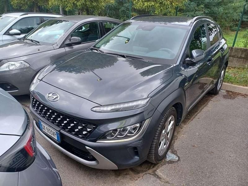 Grigio Usata 2022 Hyundai Kona SUV | 13.500 € (Ottimo prezzo) - Immagine 1/4
