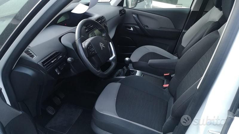 Begagnad Citroën C4 Picasso 115 HK (84 kW) 2014 Vit Minibuss