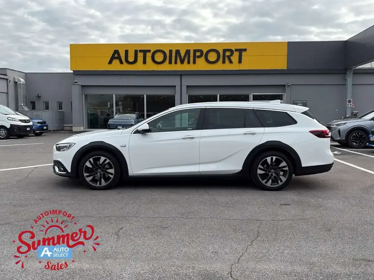Usata Opel Insignia Country Tourer Exklusiv 170 CV (125 kW) 2018 Bianco Station wagon