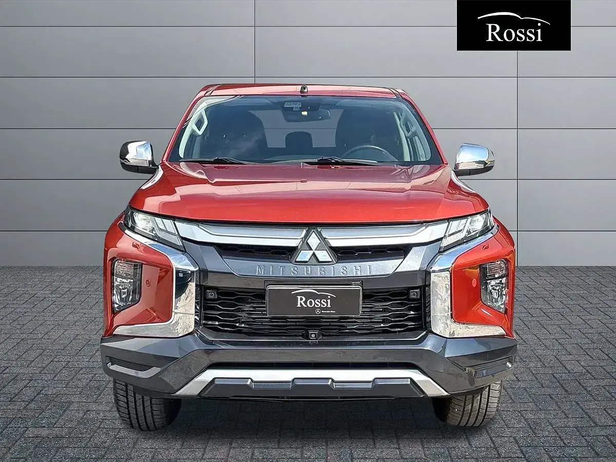 Usata Mitsubishi L200 Intense 150 CV (110 kW) 2019 Arancione metallizzato Pick-up