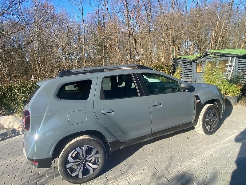 Usata Dacia Duster 101 CV (74 kW) 2023 Grigio SUV