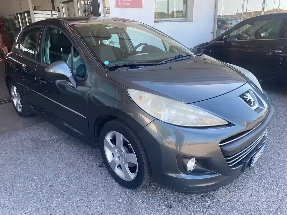 Usata Peugeot 207 92 CV (67 kW) 2010 Grigio Berlina