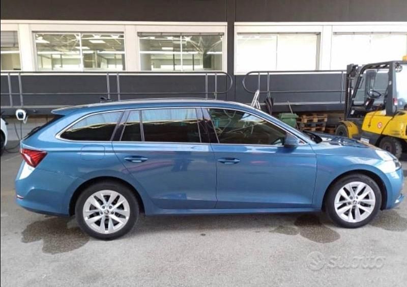 Usata Skoda Octavia Style 116 CV (85 kW) 2021 Blu Station wagon