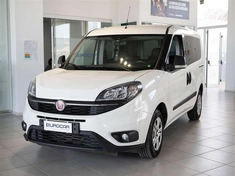 Bianco Usata 2021 Fiat Doblò Lounge Monovolume | 15.950 € (Molto cara) - Immagine 1/4