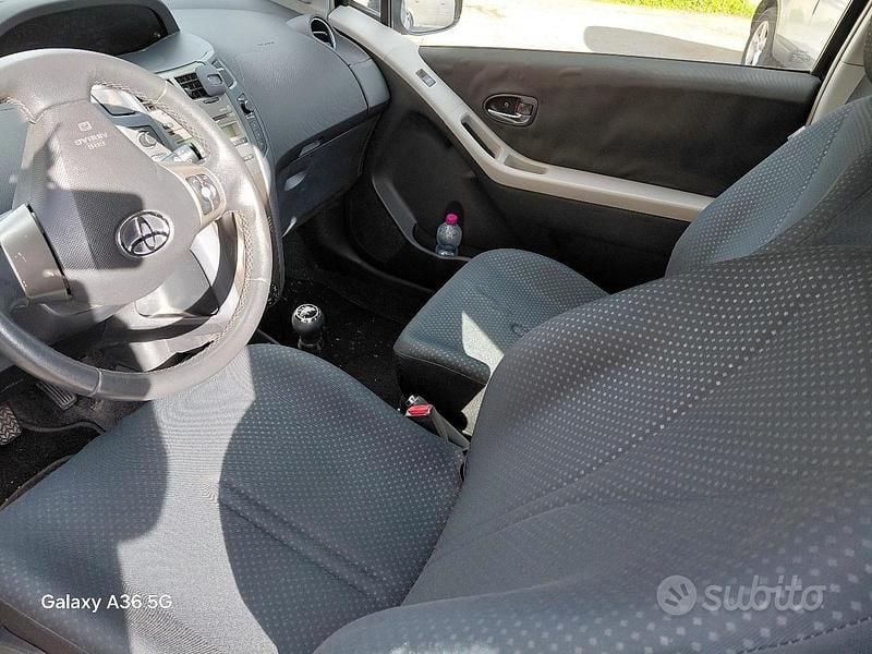 Usata Toyota Yaris 2010 Nero Berlina