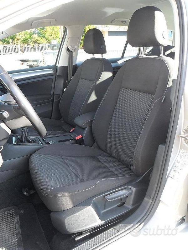 Usata VW Golf VII 116 CV (85 kW) 2018 Grigio Station wagon