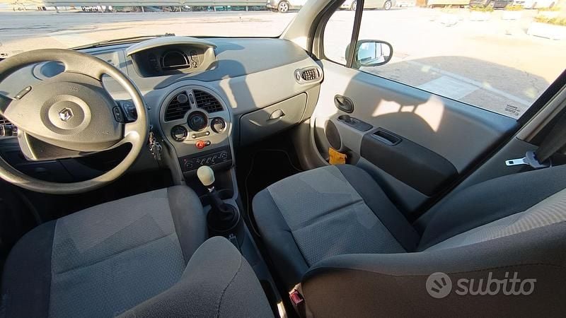 Usata Renault Modus 68 CV (50 kW) 2007 Nero Monovolume
