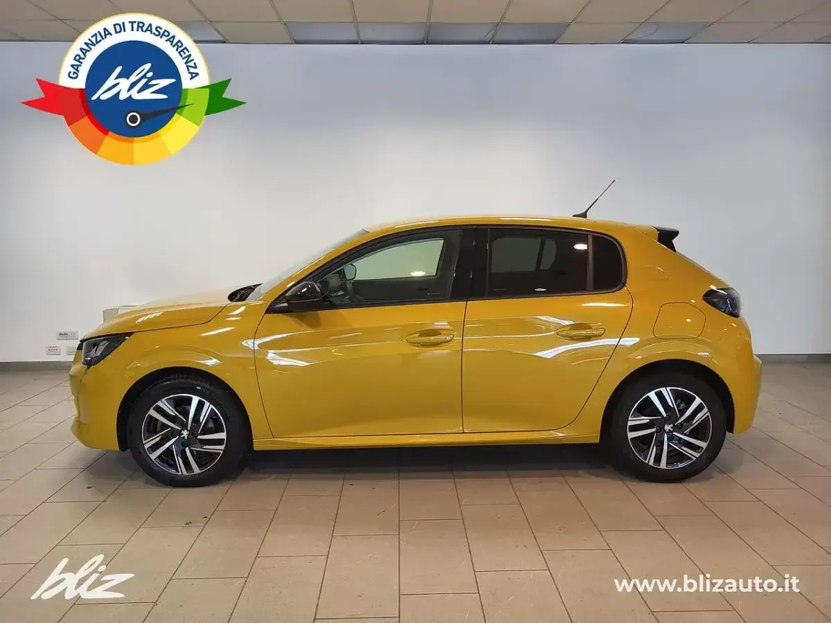 Usata Peugeot 208 Allure 101 CV (74 kW) 2022 Giallo Utilitaria