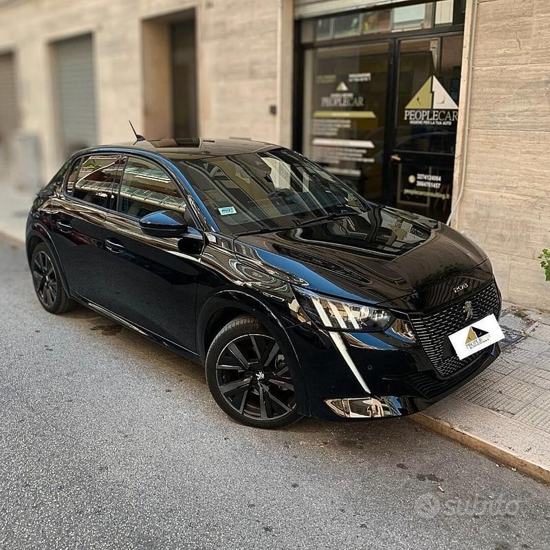 Usata Peugeot 208 GT 102 CV (75 kW) 2023 Nero Utilitaria
