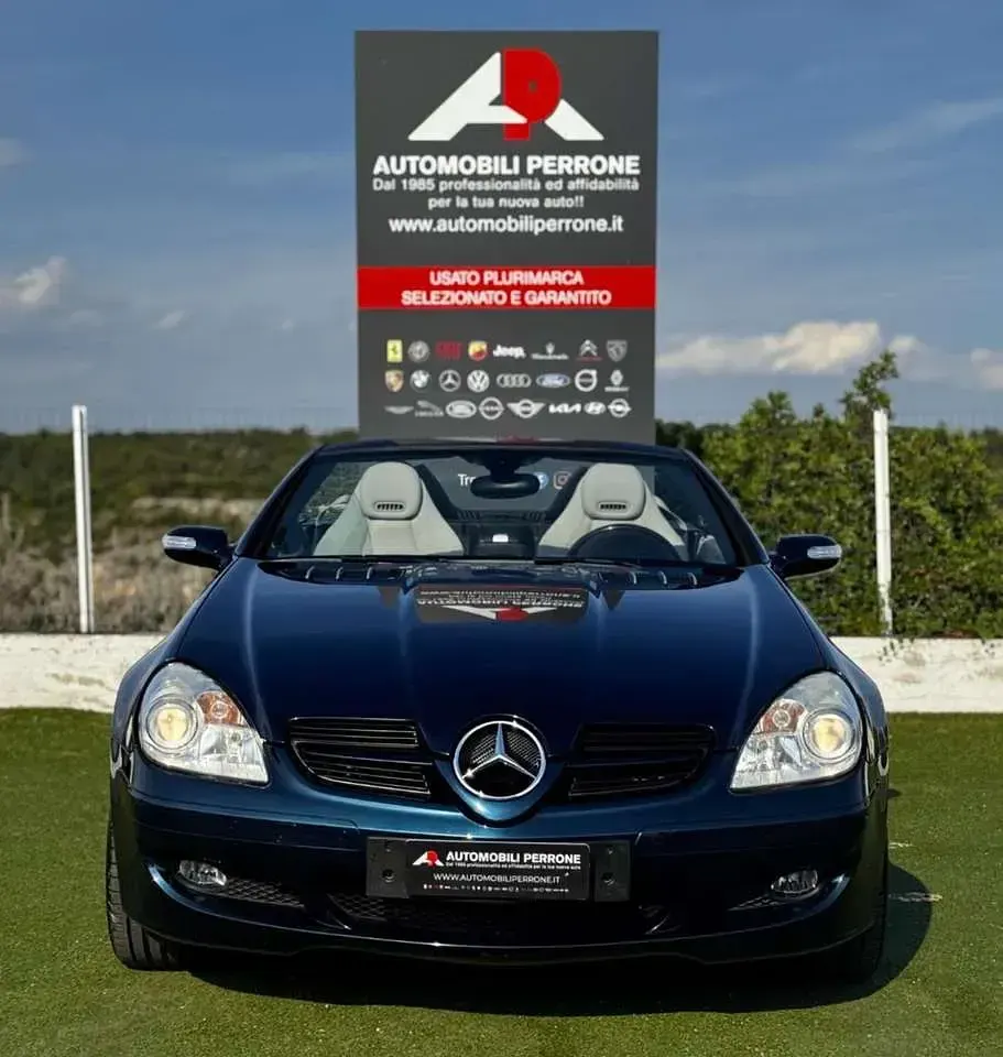 Usata Mercedes SLK200 2LOOK Edition 163 CV (119 kW) 2006 Blu Cabrio