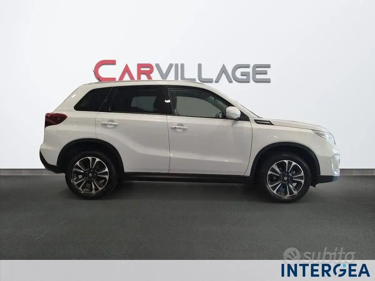 Usata Suzuki Vitara 102 CV (75 kW) 2024 Bianco SUV