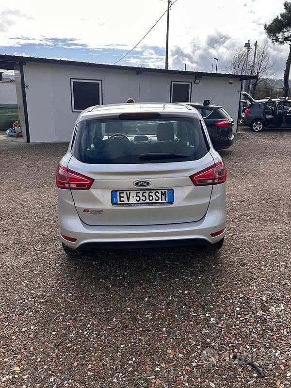 Usata Ford B-MAX Titanium 75 CV (55 kW) 2014 Grigio Monovolume