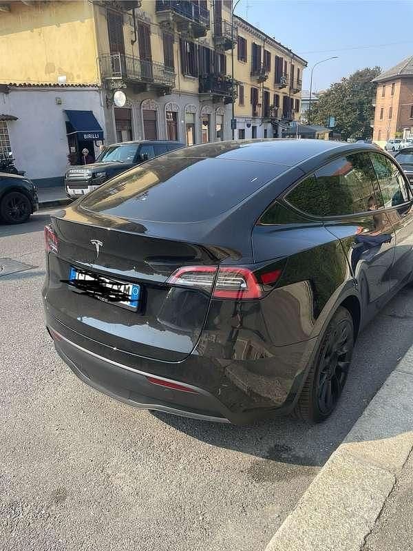 Usata Tesla Model Y RWD 88 kW (120 CV) 2022 Nero SUV