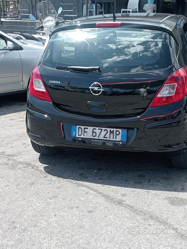 Usata Opel Corsa 58 CV (42 kW) 2007 Nero Berlina