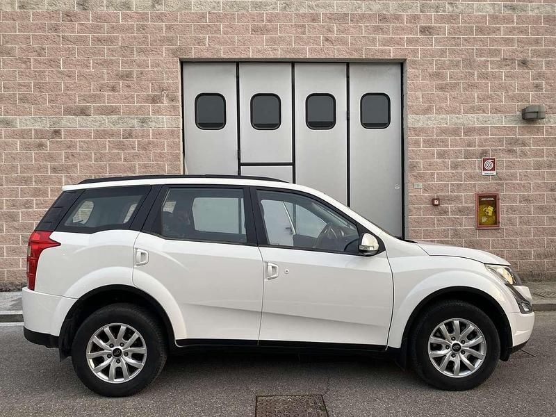 Usata Mahindra XUV500 140 CV (102 kW) 2017 Bianco SUV