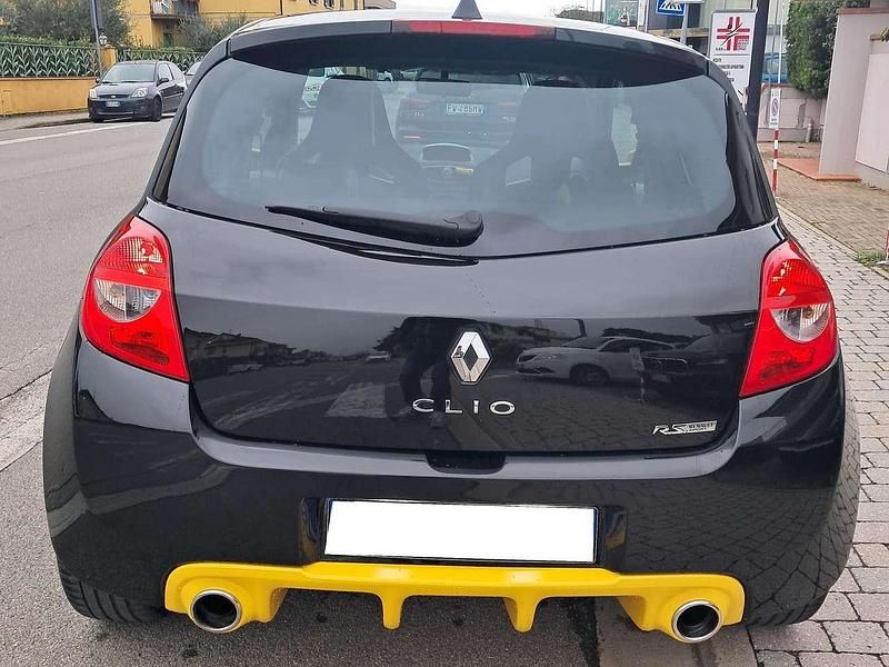 Usata Renault Clio III R.S. 197 CV (144 kW) 2010 Nero Berlina