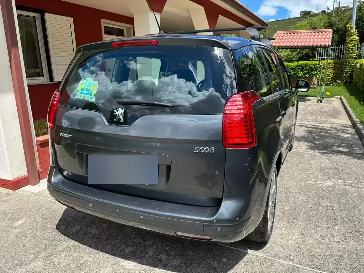 Usata Peugeot 5008 112 CV (82 kW) 2012 Monovolume