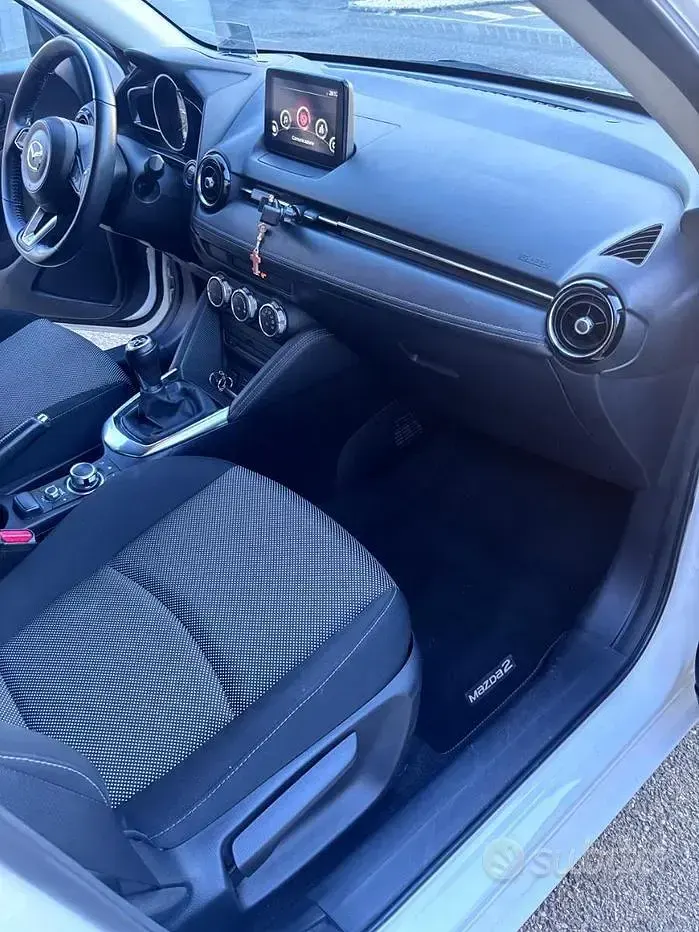 Usata Mazda 2 105 CV (77 kW) 2018 Bianco Berlina