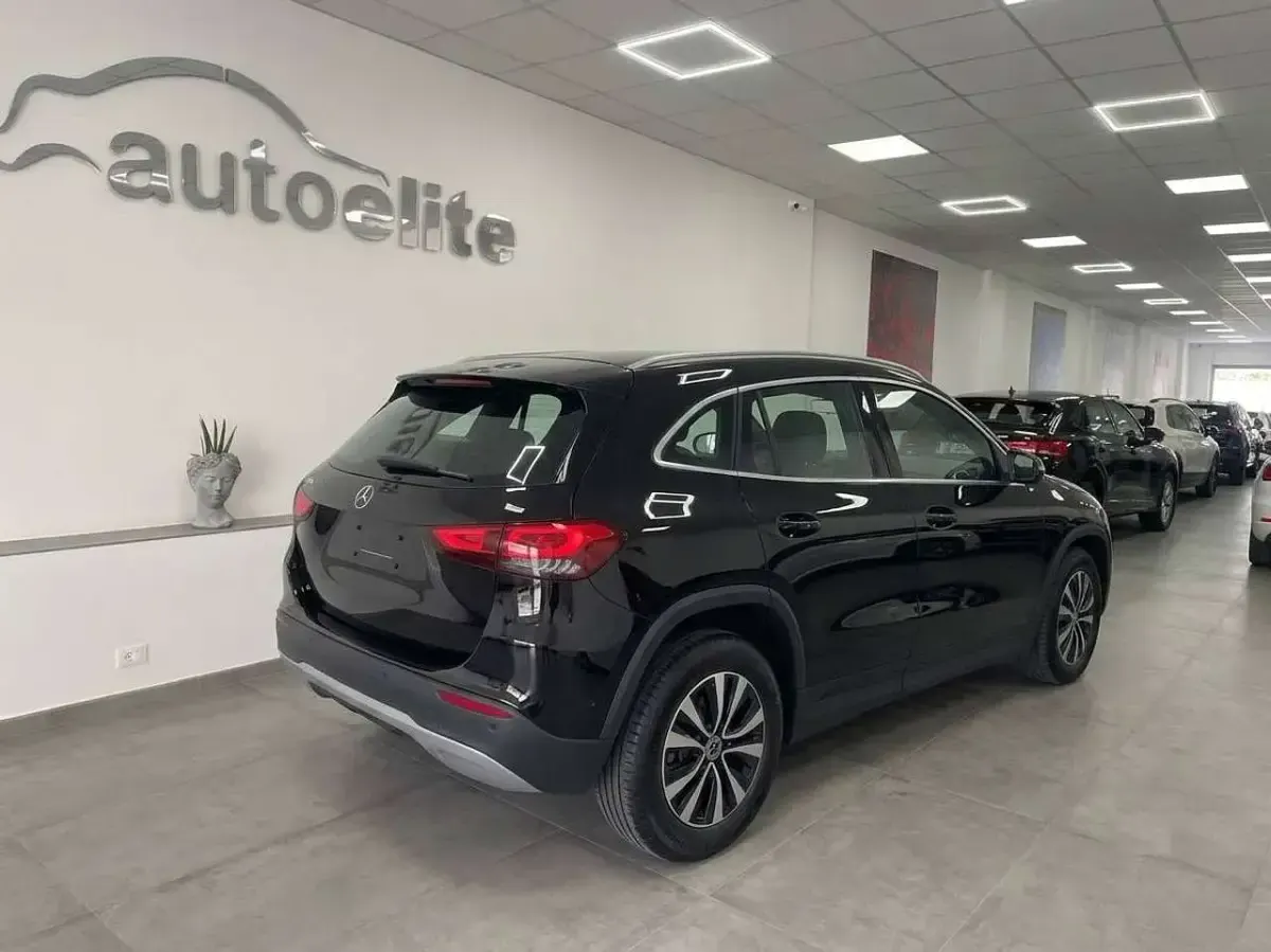 Usata Mercedes 200 116 CV (85 kW) 2022 Nero SUV