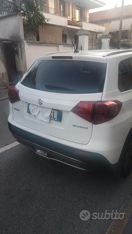 Usata Suzuki Vitara 111 CV (81 kW) 2020 Bianco SUV