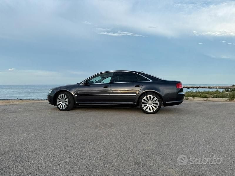 Usata Audi A8 233 CV (171 kW) 2006 Grigio Berlina