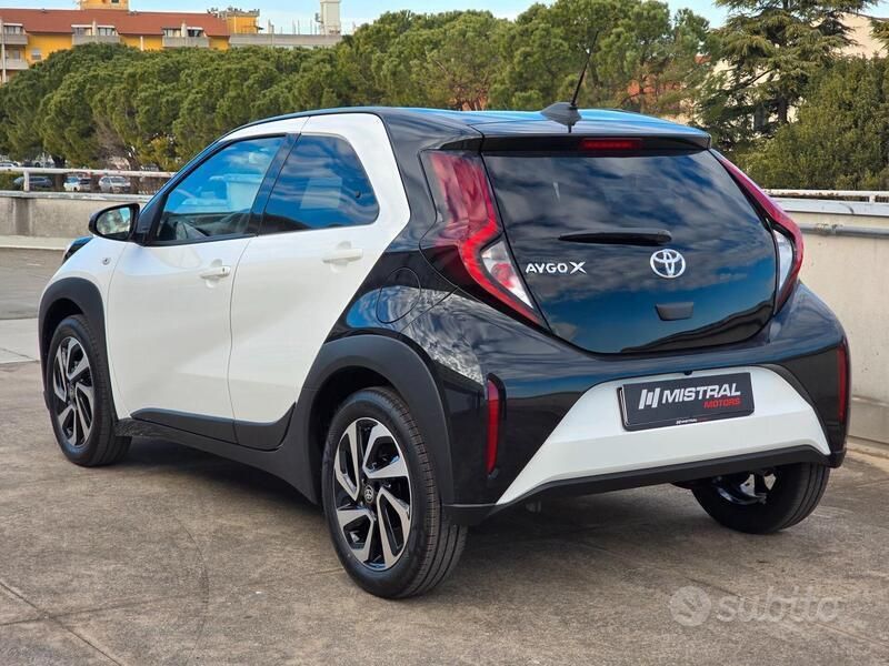 Nuova Toyota Aygo 72 CV (52 kW) 2025 Bianco Utilitaria