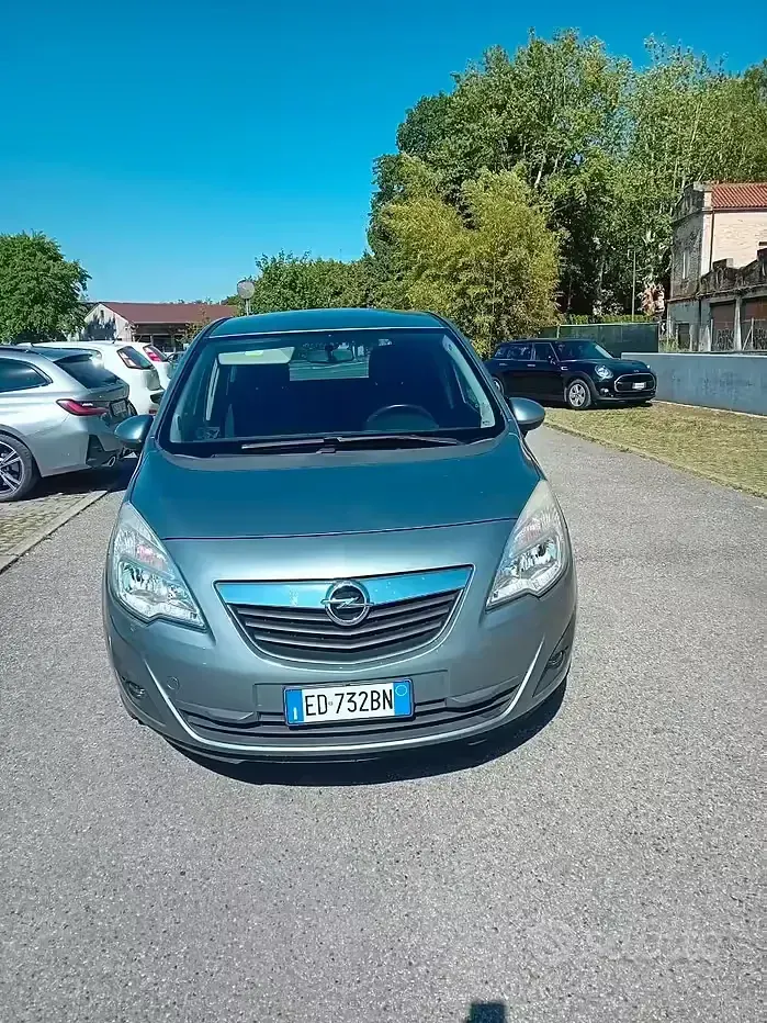 Usata Opel Meriva 95 CV (69 kW) 2011 Grigio Monovolume