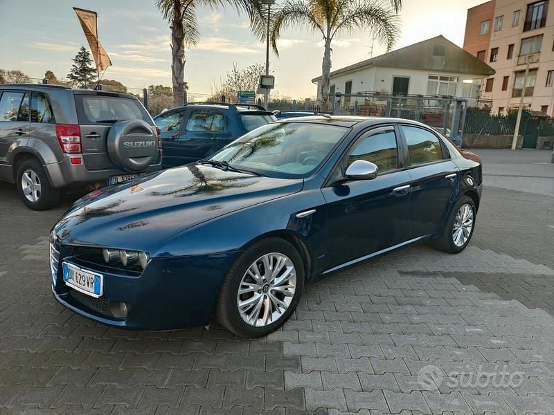 Blu Usata 2008 Alfa Romeo 159 Distinctive Tre volumi | 2490 € (Ottimo prezzo) - Immagine 1/4