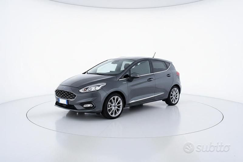 Grigio Usata 2019 Ford Fiesta Tre volumi | 12.800 € (Buon prezzo) - Immagine 1/4