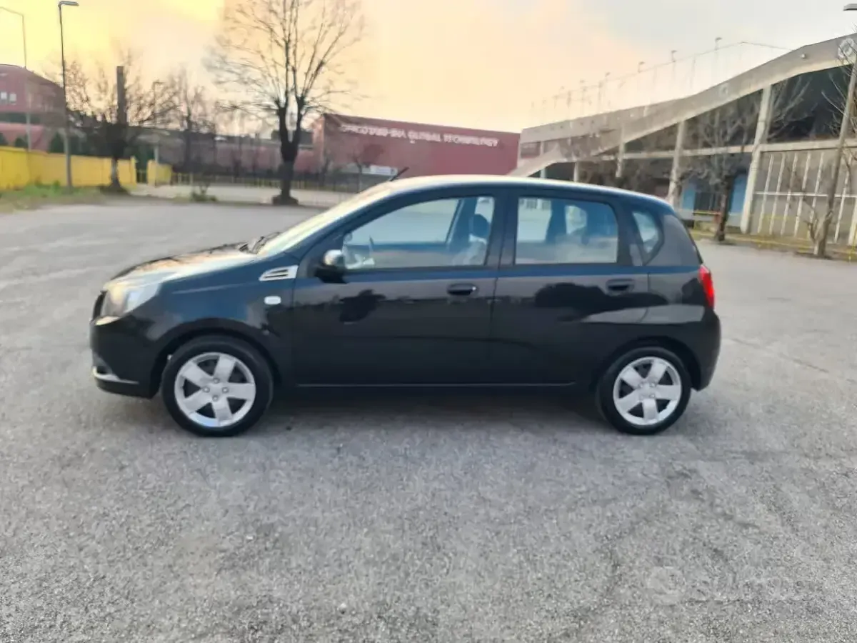 Usata Chevrolet Aveo LT 84 CV (61 kW) 2011 Nero Berlina
