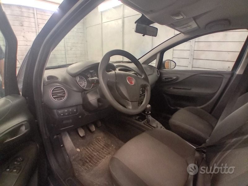 Usata Fiat Punto 60 CV (44 kW) 2017 Blu Utilitaria