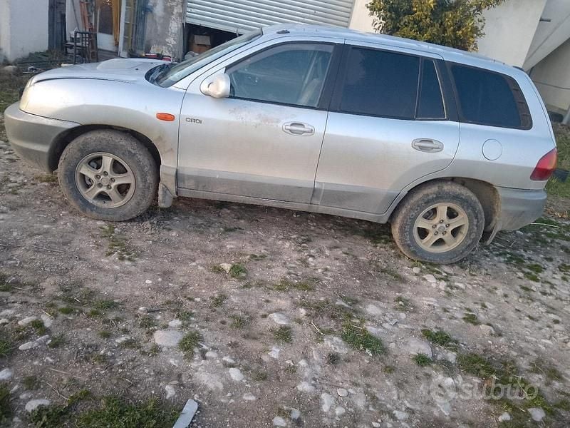 Usata Hyundai Santa Fe 112 CV (82 kW) 2001 Grigio SUV