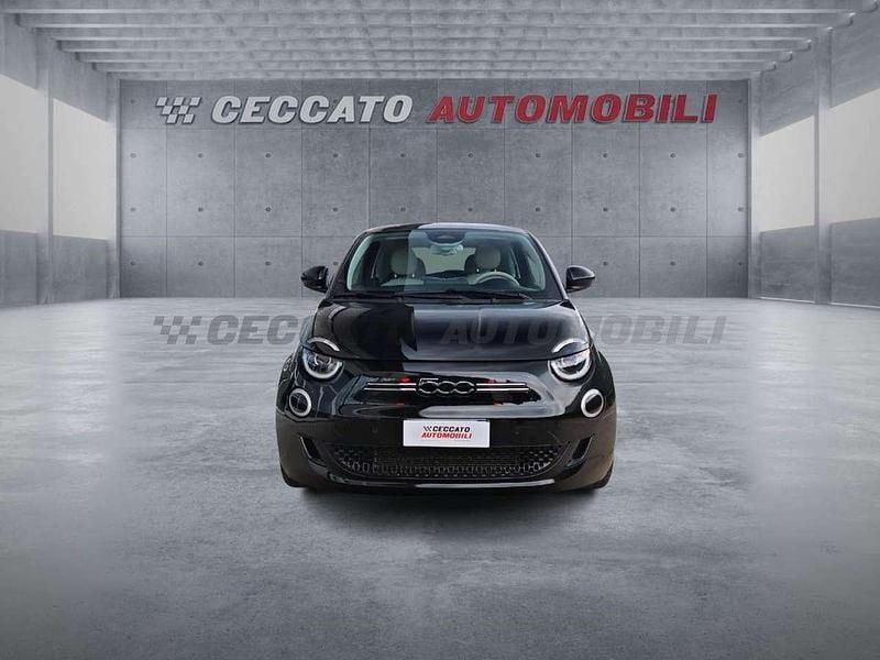 Usata Fiat 500e La Prima 86 kW (118 CV) 2022 Nero Utilitaria