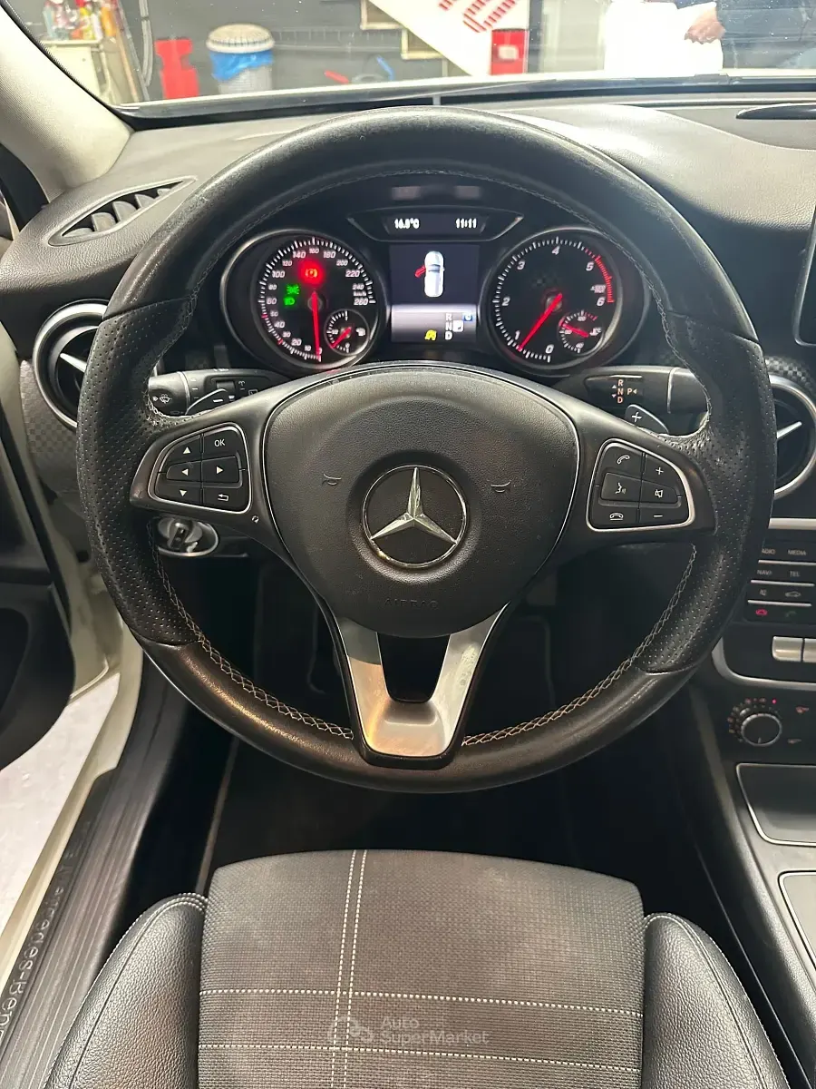 Usata Mercedes A200 136 CV (100 kW) 2016 Bianco Berlina