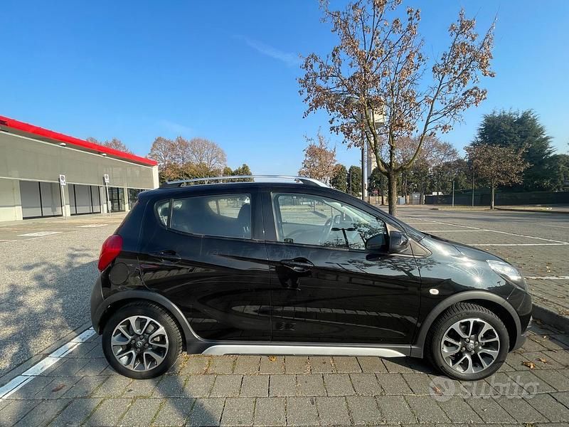Usata Opel Karl Rocks 75 CV (55 kW) 2019 Nero Utilitaria