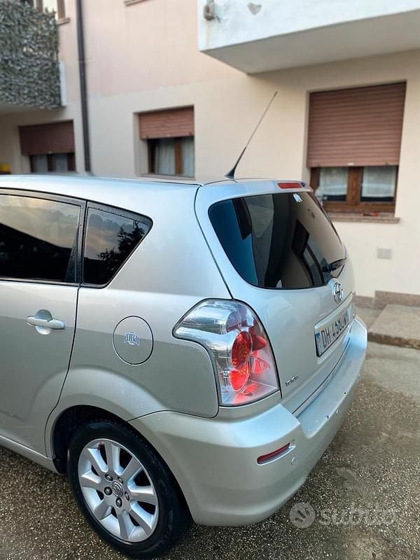 Usata Toyota Corolla 136 CV (100 kW) 2007 Grigio Station wagon