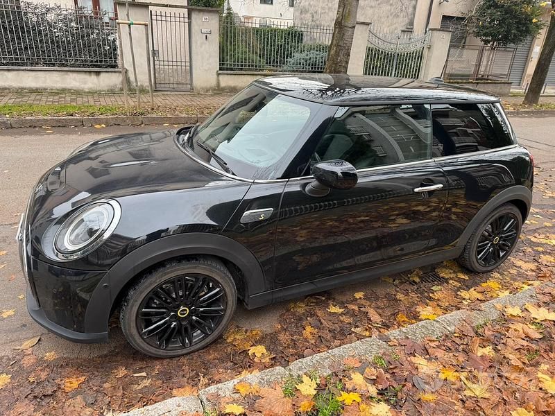 Nero Usata 2022 Mini Cooper SE Due volumi | 20.000 € - Immagine 1/4