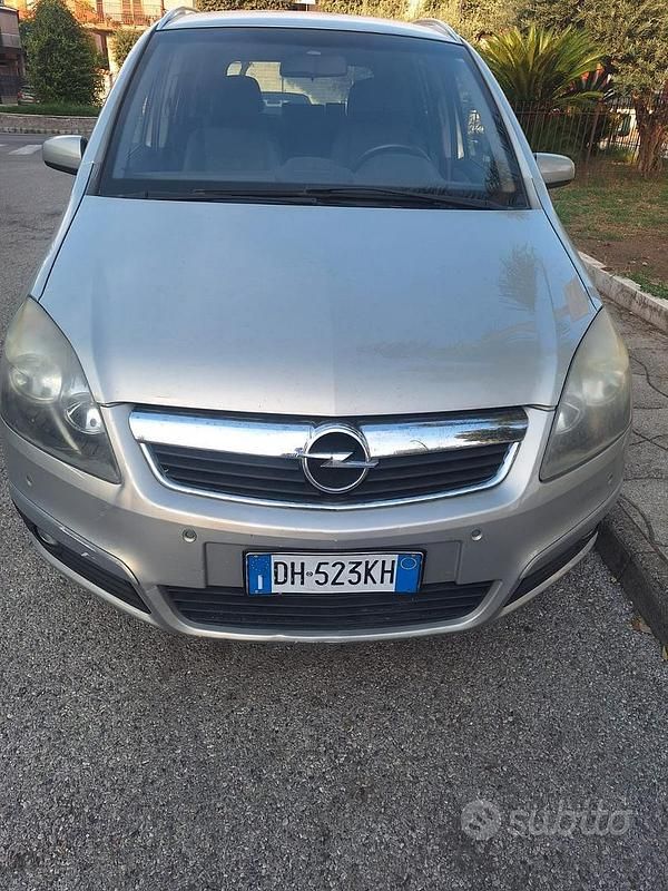 Usata 2007 Opel Zafira Monovolume | 1999 € (Super prezzo) - Immagine 1/4