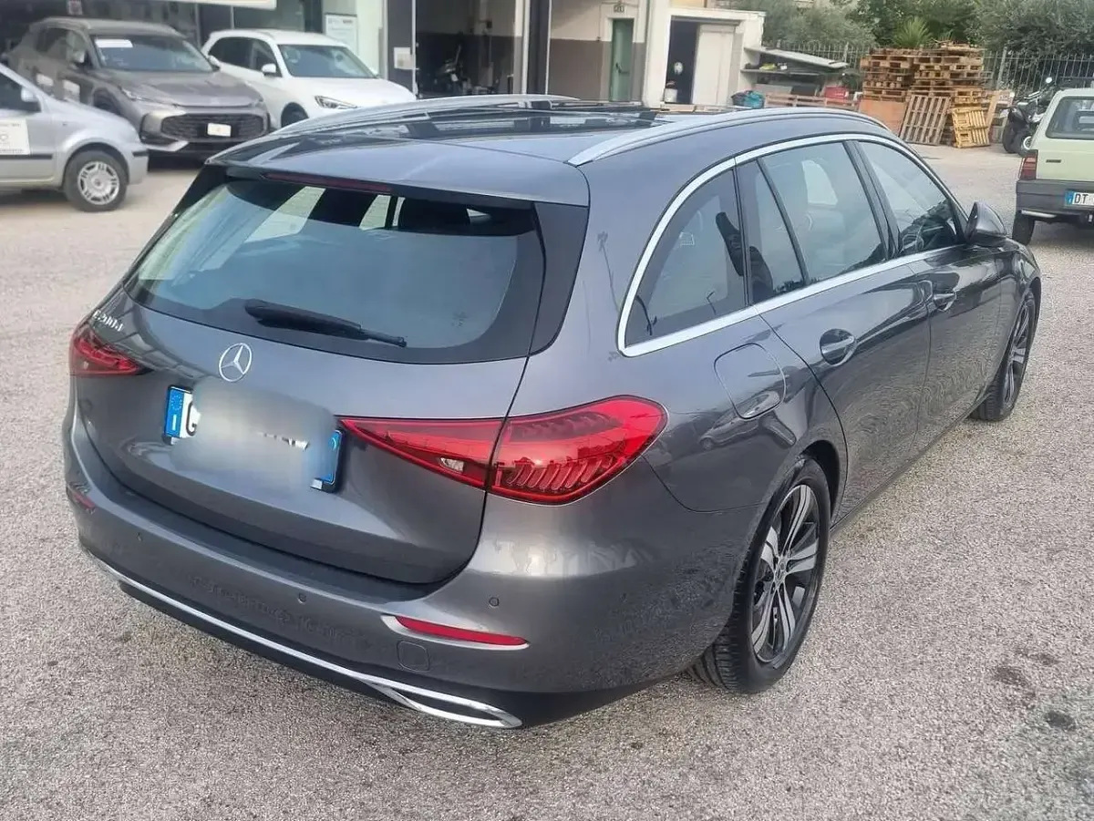 Usata Mercedes C200 Advanced 163 CV (119 kW) 2025 Nero Station wagon
