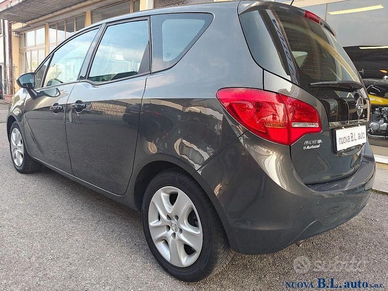 Usata Opel Meriva Cosmo 120 CV (88 kW) 2017 Grigio Monovolume